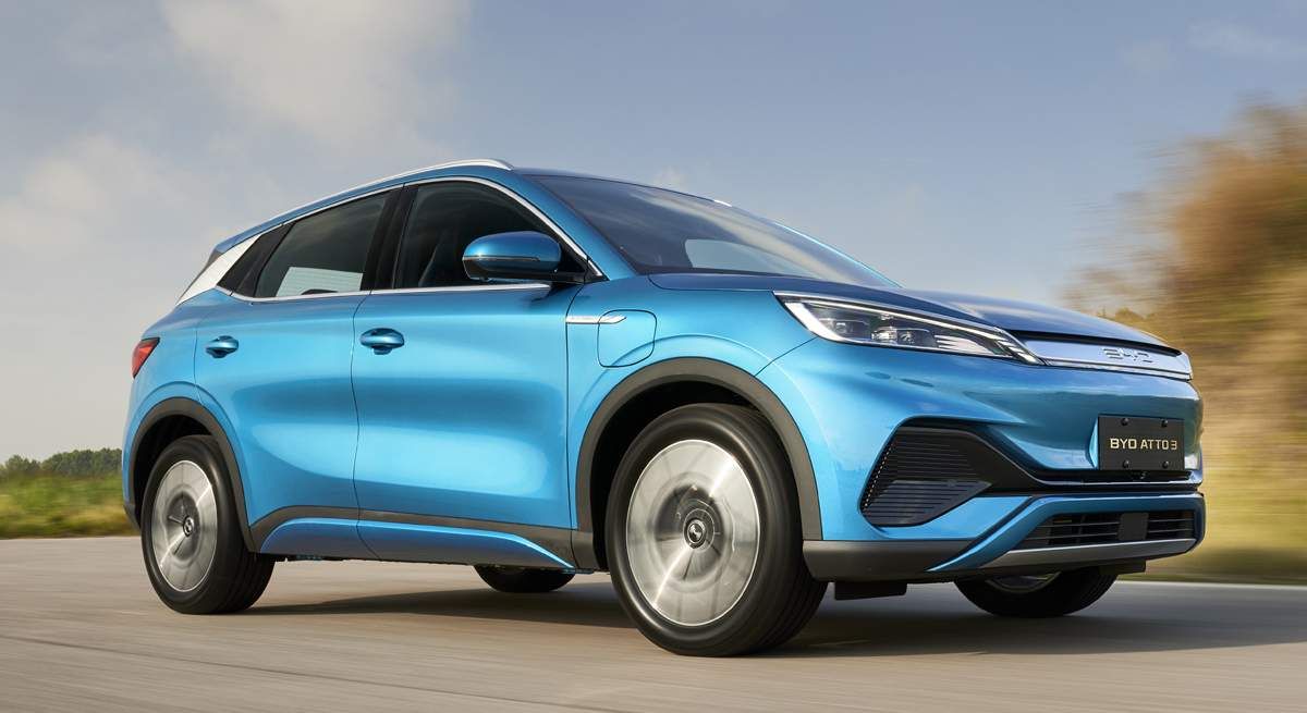 Llega a España BYD, una nueva marca de coches eléctricos con tres modelos muy interesantes y desde 41.400 euros