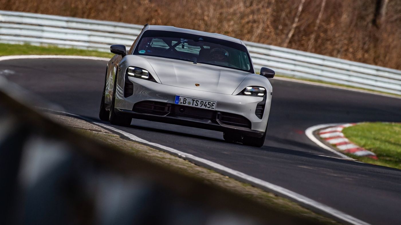 Porsche Taycan, el eléctrico más rápido del mundo en el circuito alemán de Nürburgring con apenas 7 minutos de tiempo
