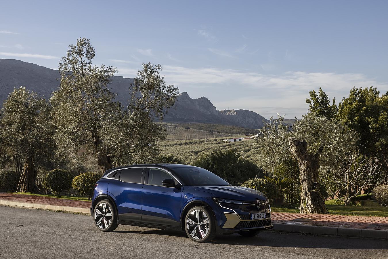 Nuevo Renault Megane E-TECH 100% eléctrico: el SUV con hasta 470 km de autonomía y asistente Google de serie