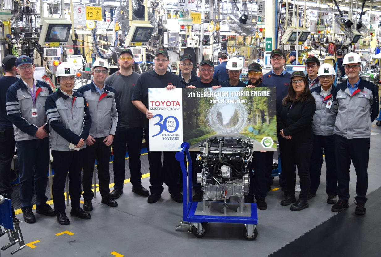 Toyota inicia la fabricación de la 5ª generación de motores híbridos y Stellantis aumenta la producción de motores eléctricos M3 en Francia