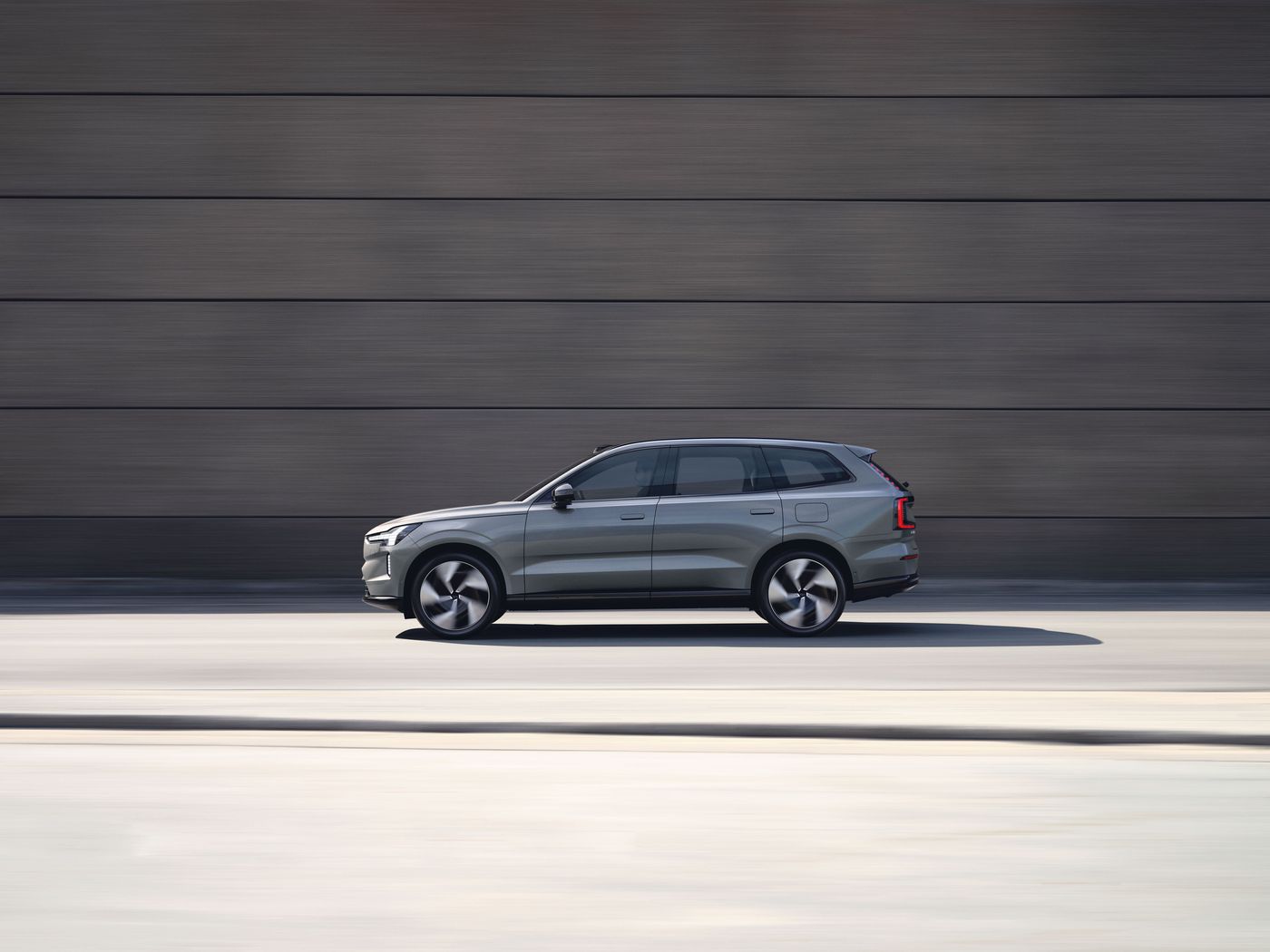 Volvo EX90, el nuevo SUV de siete plazas eléctrico de la marca sueca que se comercializará en 2023 tendrá hasta 517 CV y autonomía de 600 Km