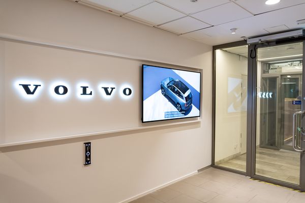 Volvo inaugura el nuevo Centro Tecnológico en Estocolmo para su objetivo de que antes de 2030 todos sus automóviles sean eléctricos y está contratando ‘talentos’